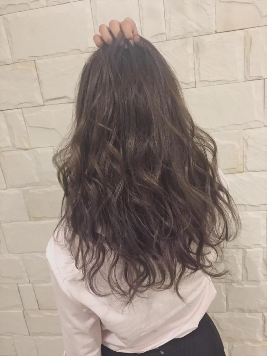 ロング _WHITE 高槻店 平野湧人　/髪質改善のヘアスタイル
