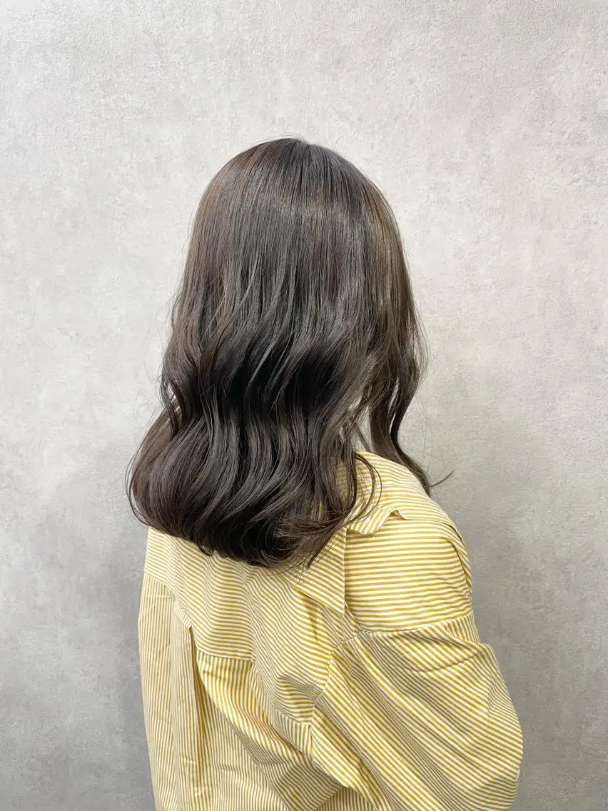 ミディアム カラー アッシュ アッシュグレー アッシュグレージュ グレージュ いなみね はるきのヘアスタイル