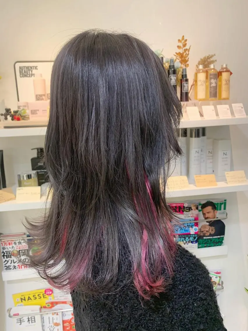 ロング カラー インナーカラー ピンクカラー Rina のヘアスタイル