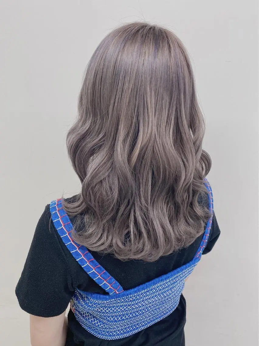 セミロング カラー エフェクトブリーチ 🌟前澤啓太朗のヘアスタイル