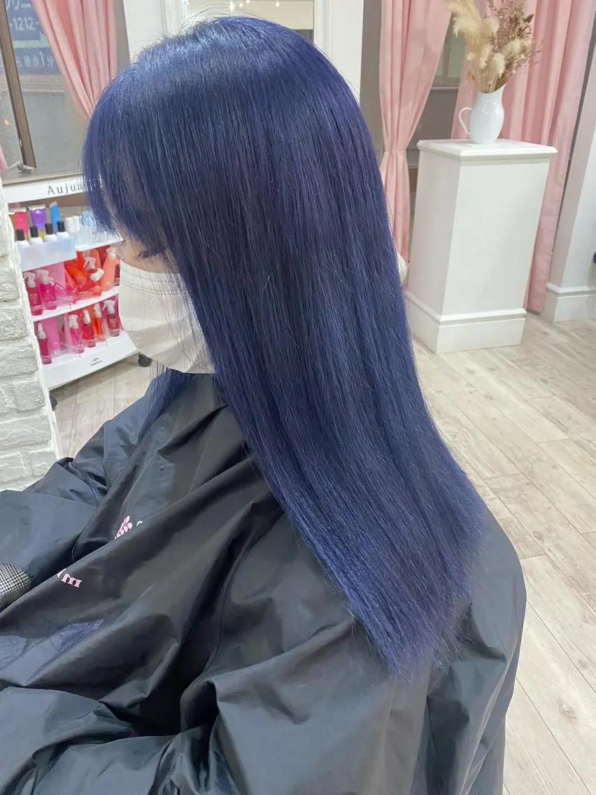 ロング カラー ブリーチ ブロンド ブルーカラー シルバー 暖色カラー✨️ 門内 梨真のヘアスタイル