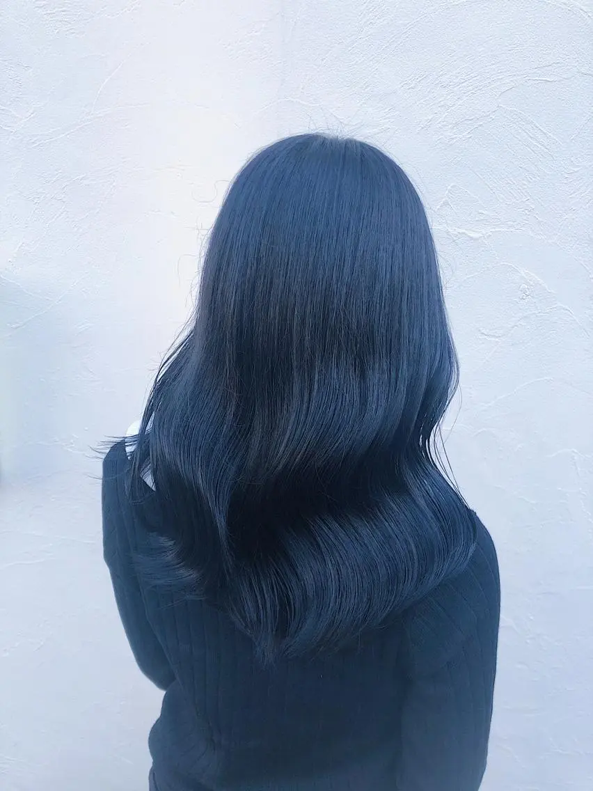 セミロング カラー パーマ ヘアアレンジ 黒髪 ブルーカラー ブルーブラック 韓国風カラー ネイビーカラー カット ヘアカラー トリートメント 【ツヤ髪美容師】 ツダケイスケのヘアスタイル