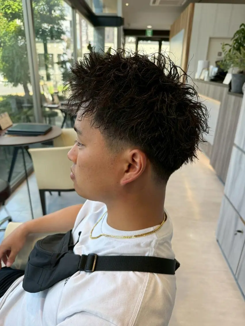 メンズ パーマ フェードカット メンズ韓国風 韓国マッシュ マッシュ メンズパーマ メンズ特化🏆 田中滉のヘアスタイル