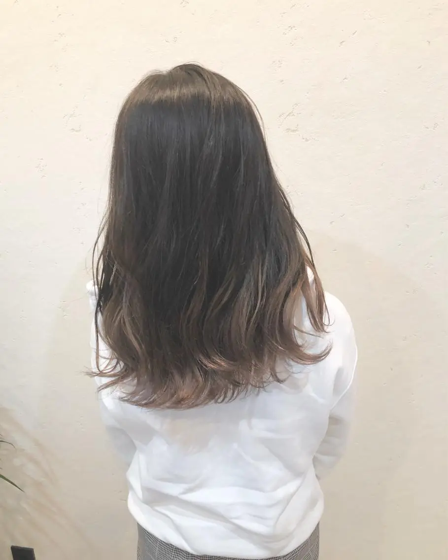 セミロング カラー バレイヤージュ グラデーションカラー レイヤーカット ニュアンスカラー🫧 加納のヘアスタイル