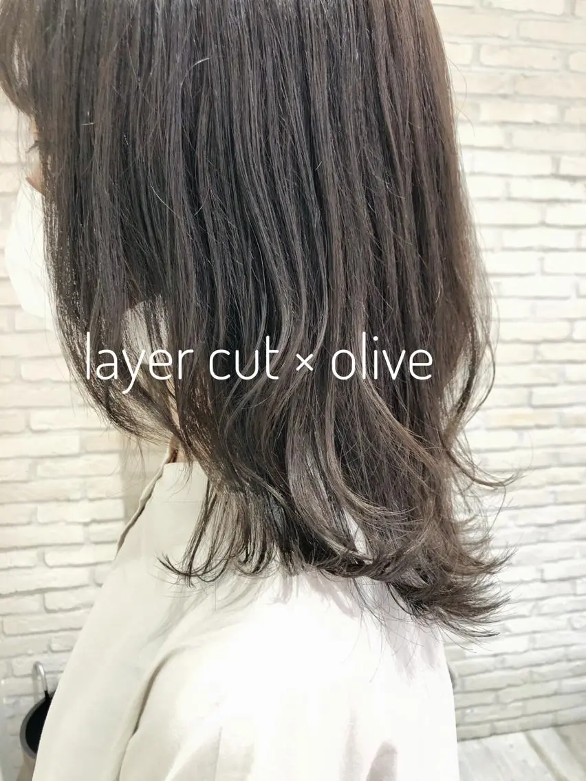 ミディアム カラー ベージュカラー オリーブベージュ レイヤーカット 大平 美沙のヘアスタイル