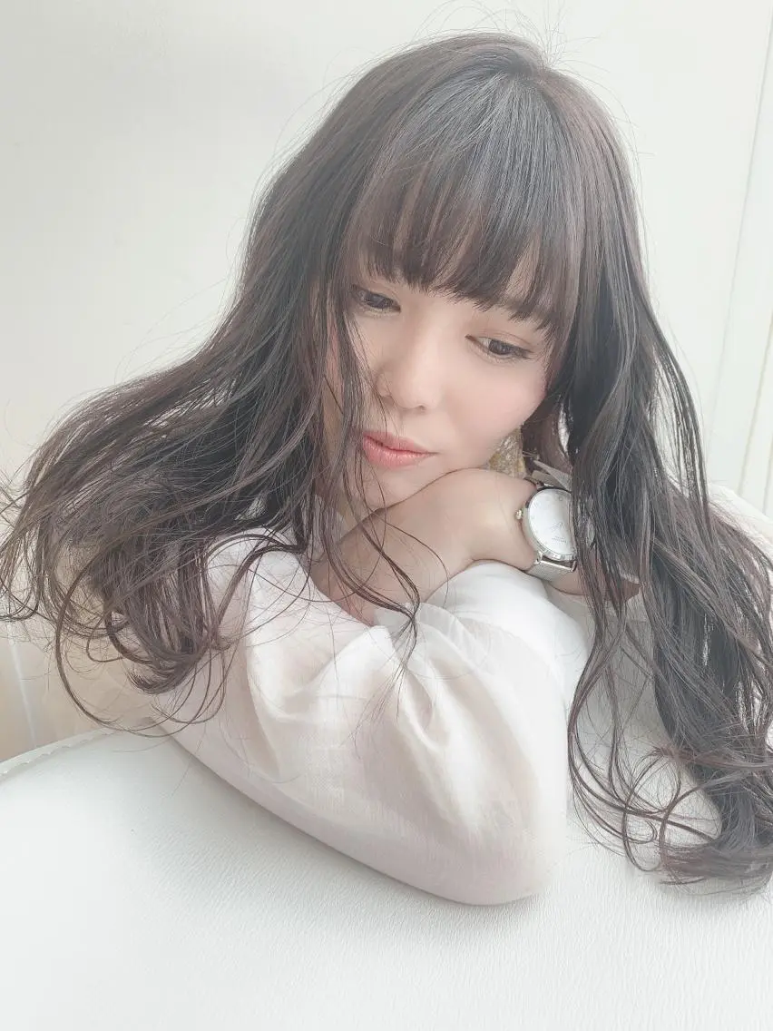 ロング 今井 はるかのヘアスタイル