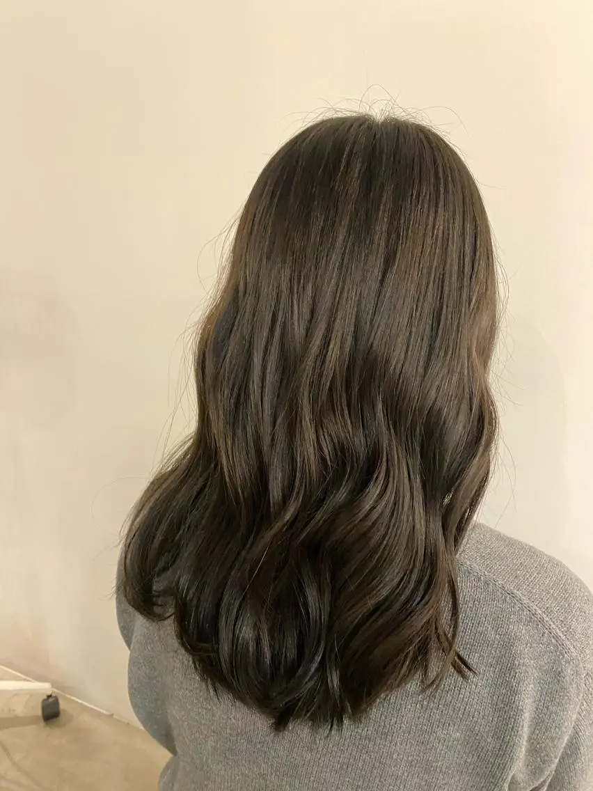 ロング カラー アッシュ 透明感カラー サイトウ アカネのヘアスタイル