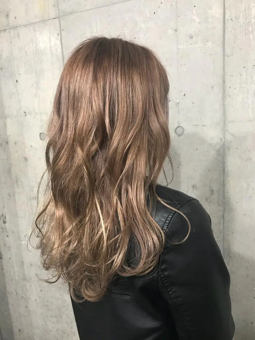 セミロング カラー パーマ ヘアアレンジ メンズ キッズ ネイル マツエク・マツパ ベージュカラー サロンドミルク 渋谷高比良のヘアスタイル