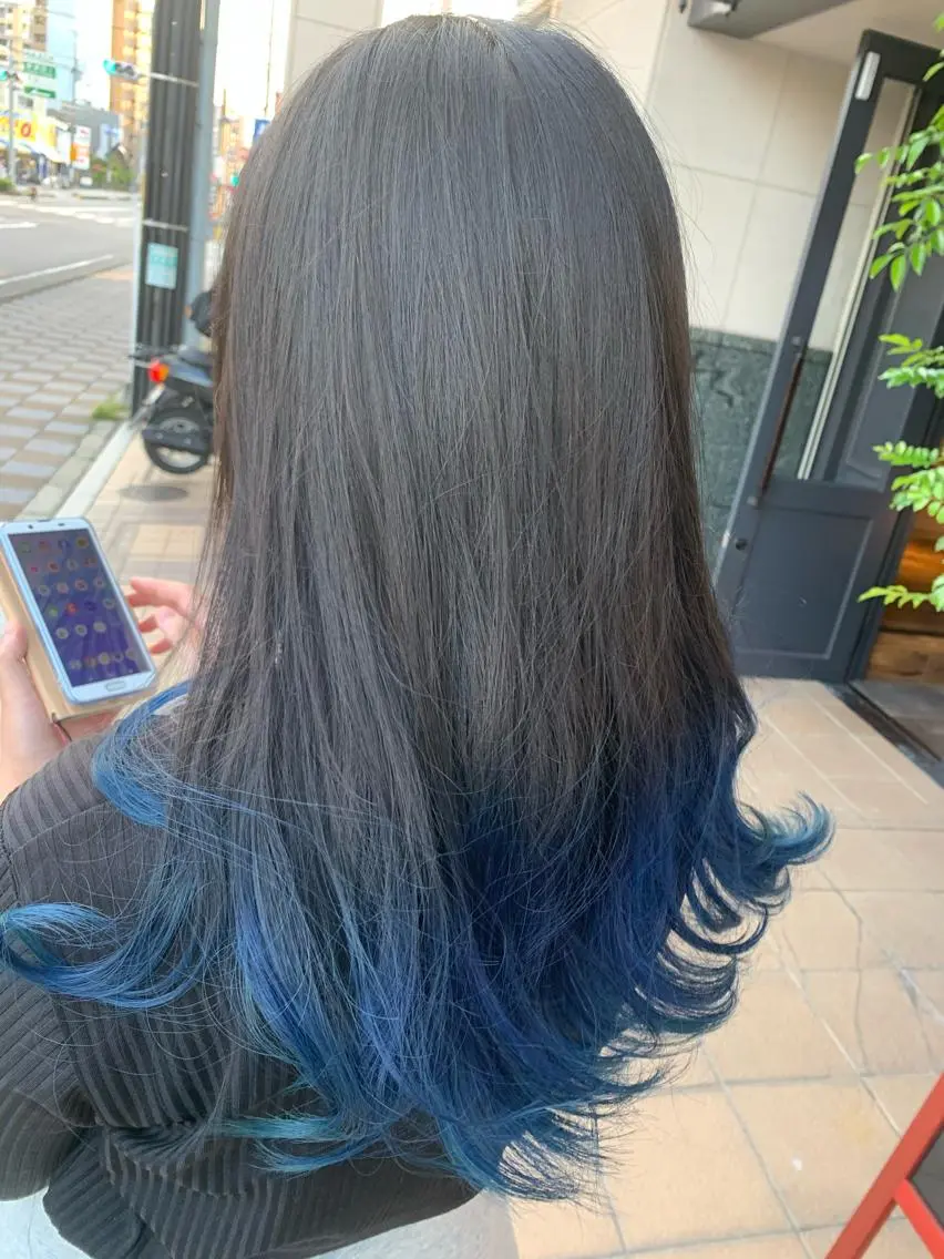 ロング カラー ブルーカラー グラデーションカラー Gemini代表 Maedaのヘアスタイル