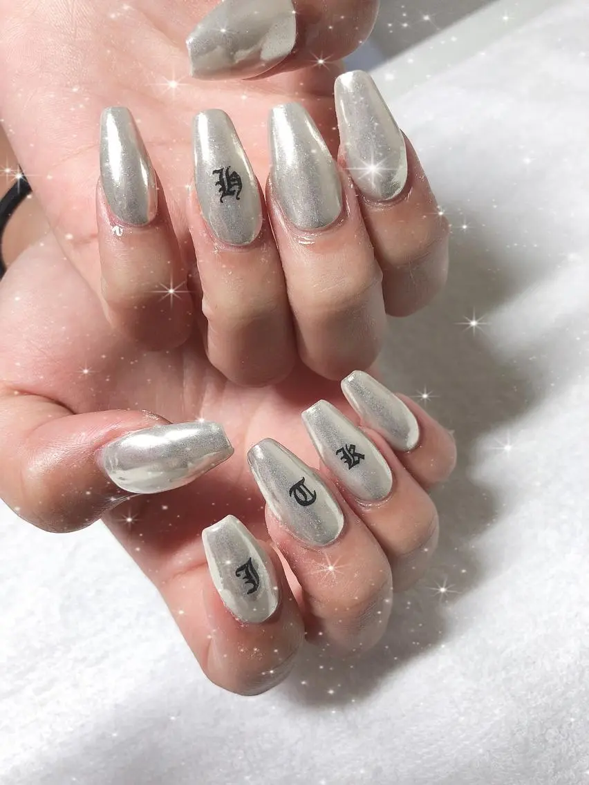ミディアム ネイル ハンドネイル 《LB》ラブリエ Nail&eyeのマツエク・マツパデザイン