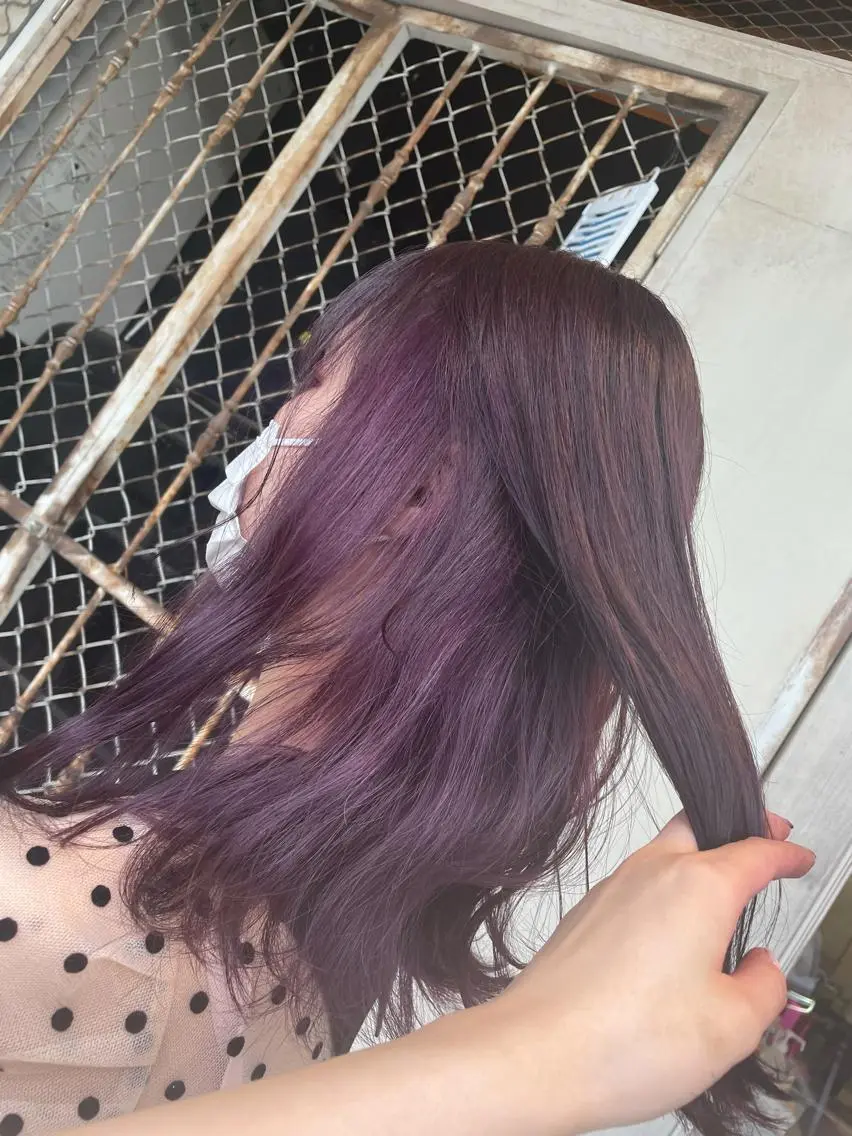セミロング ヘアカラー 山岸 朱里のヘアスタイル