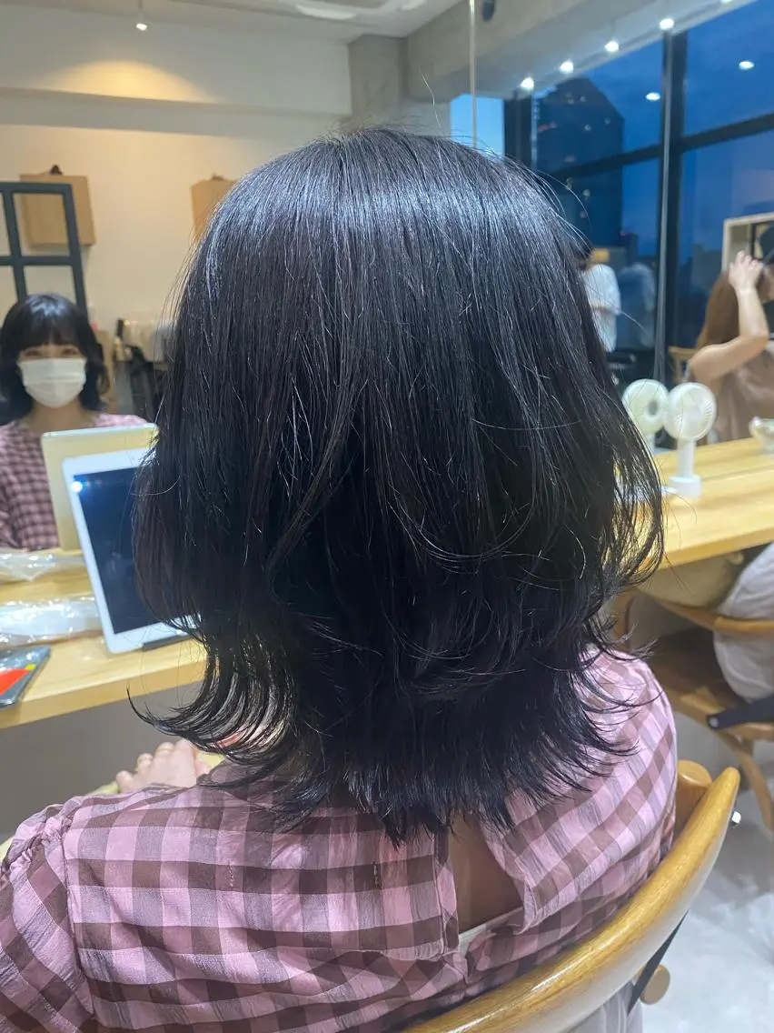 ミディアム カラー カット ヘアカラー トリートメント 似合う髪型が 分からない方へのヘアスタイル
