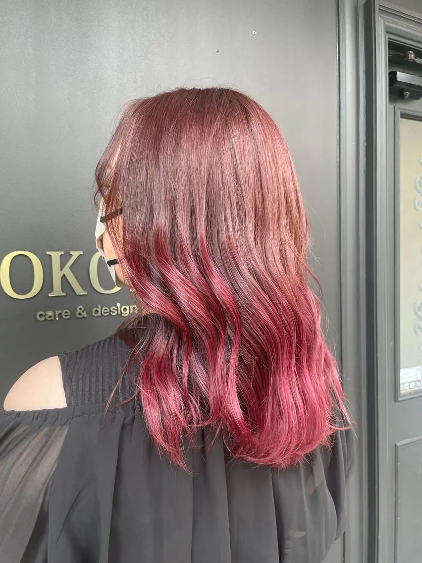カラー ブリーチ グラデーションカラー cocotte宜喜 弘希のヘアスタイル