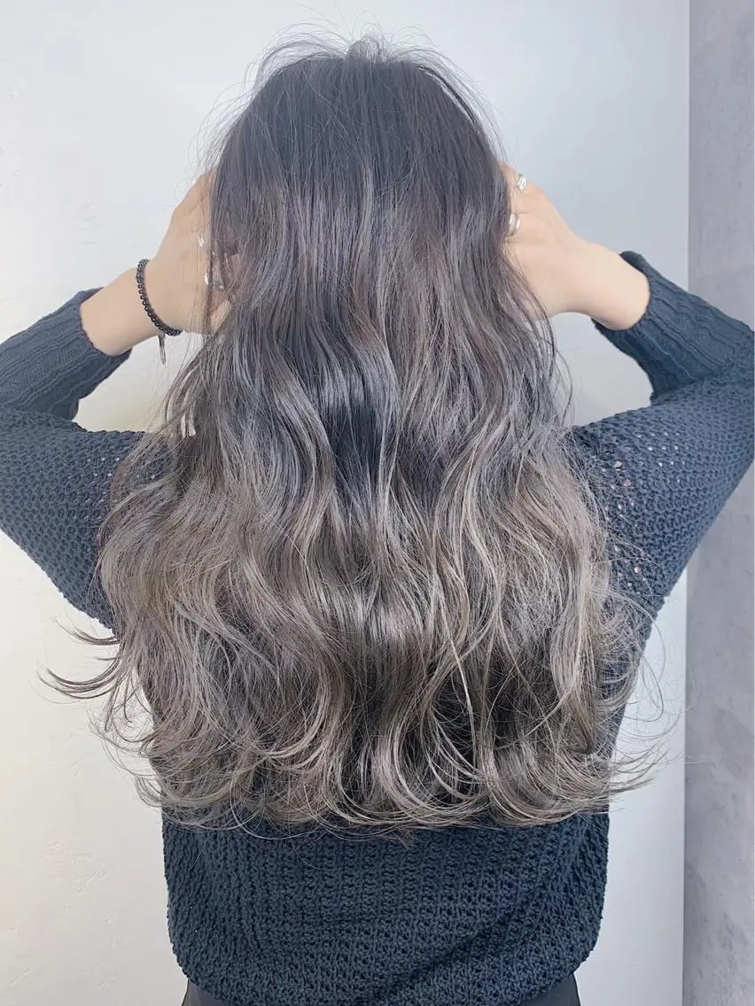 セミロング カラー _WHITE 高槻のヘアスタイル