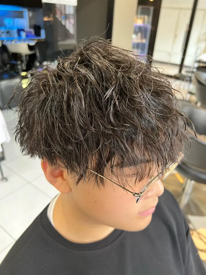 パーマ メンズ センターパート フェードカット カルマパーマ マッシュ メンズパーマ パーマ特化美容師 茂木広幸のヘアスタイル