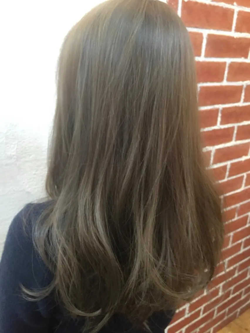 セミロング カラー ブリーチ グレージュ ヘアカラー トリートメント ヘアセット トップスタイリスト 👑田添幹宜のヘアスタイル
