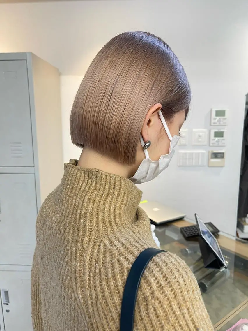 ショート カラー ベージュカラー ブリーチ ミルクティーベージュ ヘアカラー トリートメント 渋谷ケアブリーチ Suuのヘアスタイル