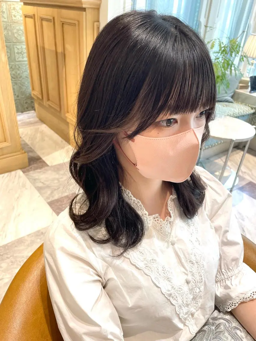 ミディアム カラー ベージュカラー 黒髪 ブリーチ ブルーカラー ブルーブラック カット トリートメント 木屋元一/透明感 /前髪/レイヤーのヘアスタイル