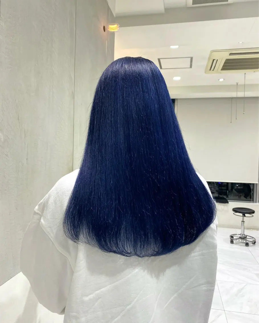 ロング カラー ブルーカラー ヘアカラー 艶感/ナチュラル 🩵amiのヘアスタイル
