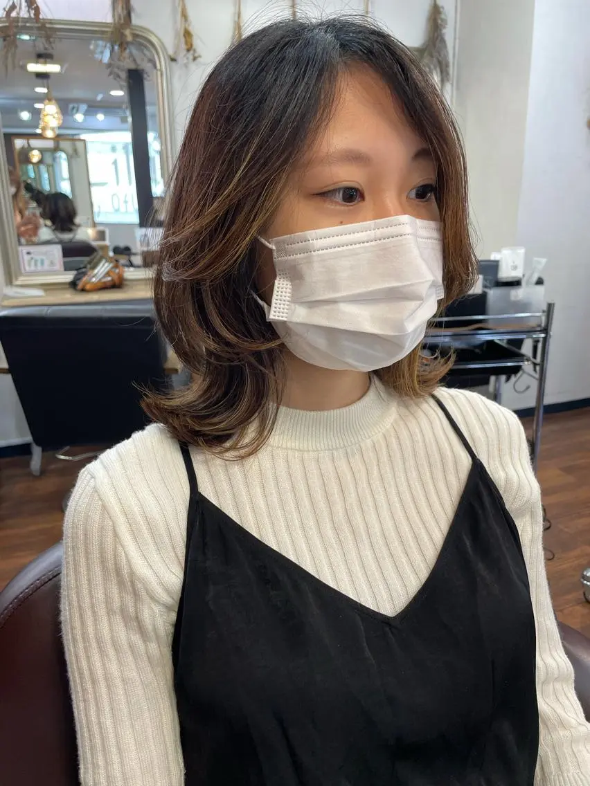 ミディアム くびれヘア 顔周りカット レイヤーカット レイヤーカット、 大人可愛い　中村美羅のヘアスタイル