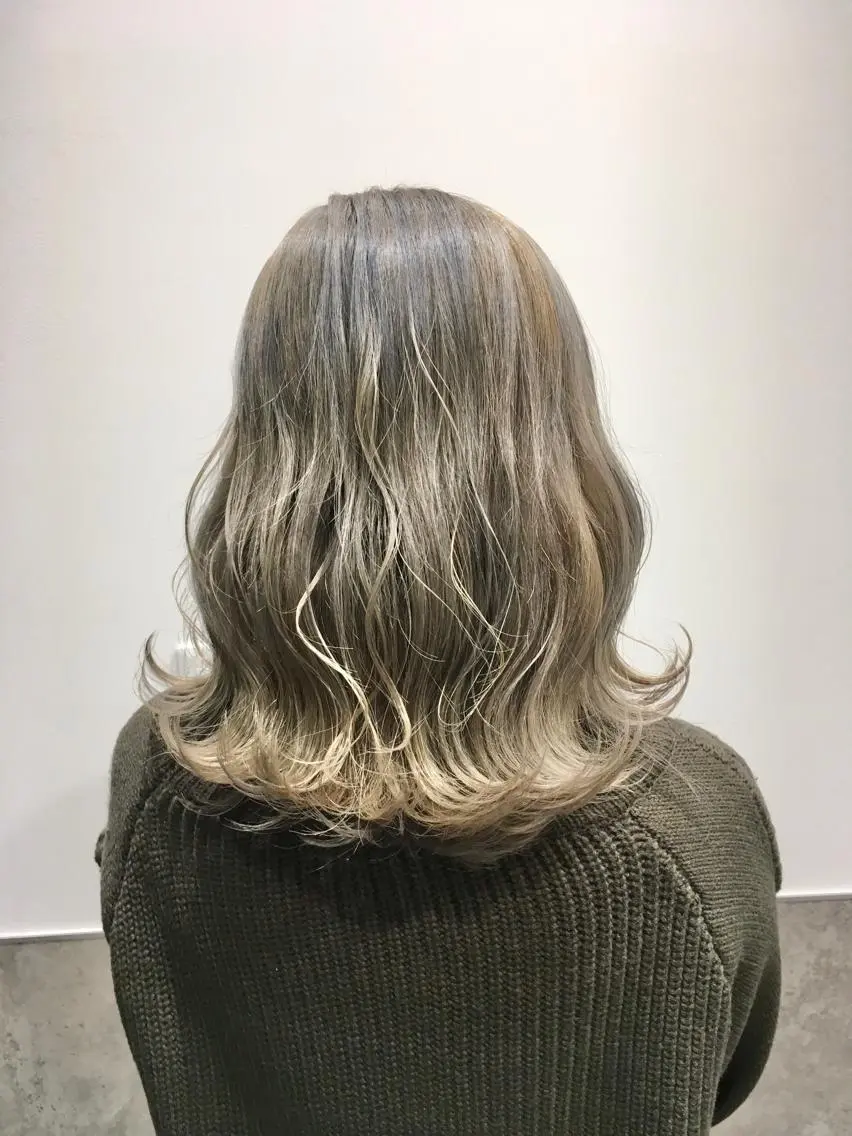 ミディアム カラー ベージュカラー ヘアカラー トリートメント ヘアセット yoshi ☆のヘアスタイル
