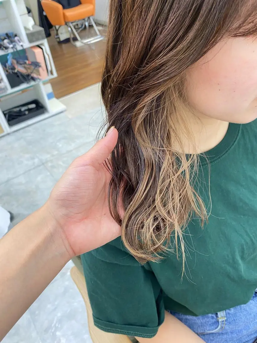 セミロング カット ヘアカラー Number CHIHIROのヘアスタイル