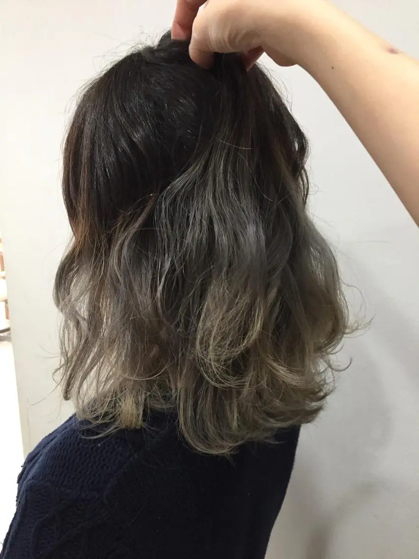 ミディアム カラー 脱白髪染め美容師 竹内涼乃のヘアスタイル