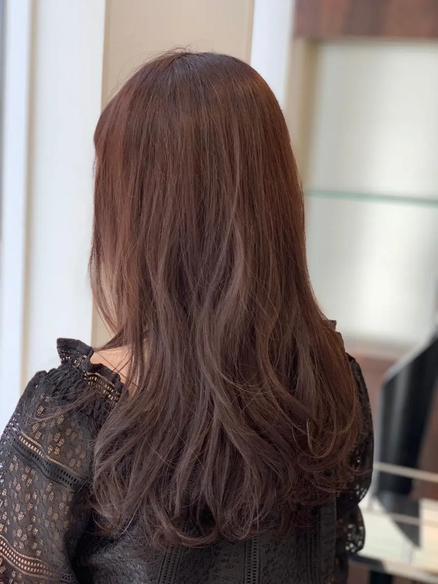 セミロング カラー グレージュ ピンクカラー WISTERIA P LUS1 ikumiのヘアスタイル