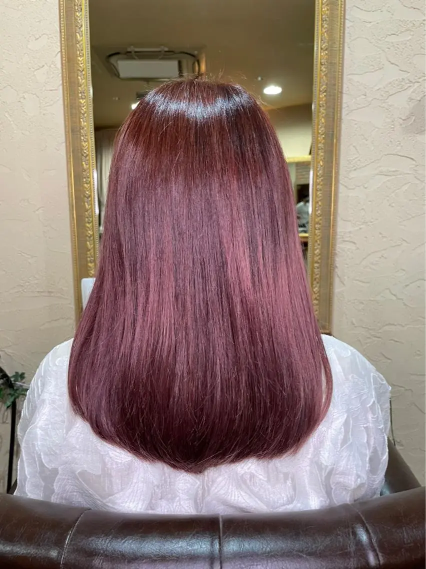 ミディアム カラー ブリーチ ピンクカラー FAVOR Emiのヘアスタイル