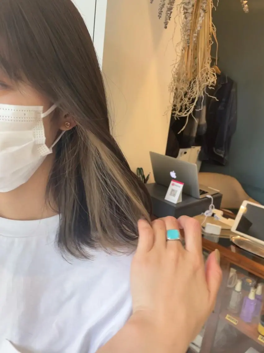 ミディアム カラー ベージュカラー ブリーチ イヤリングカラー ラベンダーカラー ホワイトベージュ ヘアカラー 中目黒🌼 🌼ハナのヘアスタイル