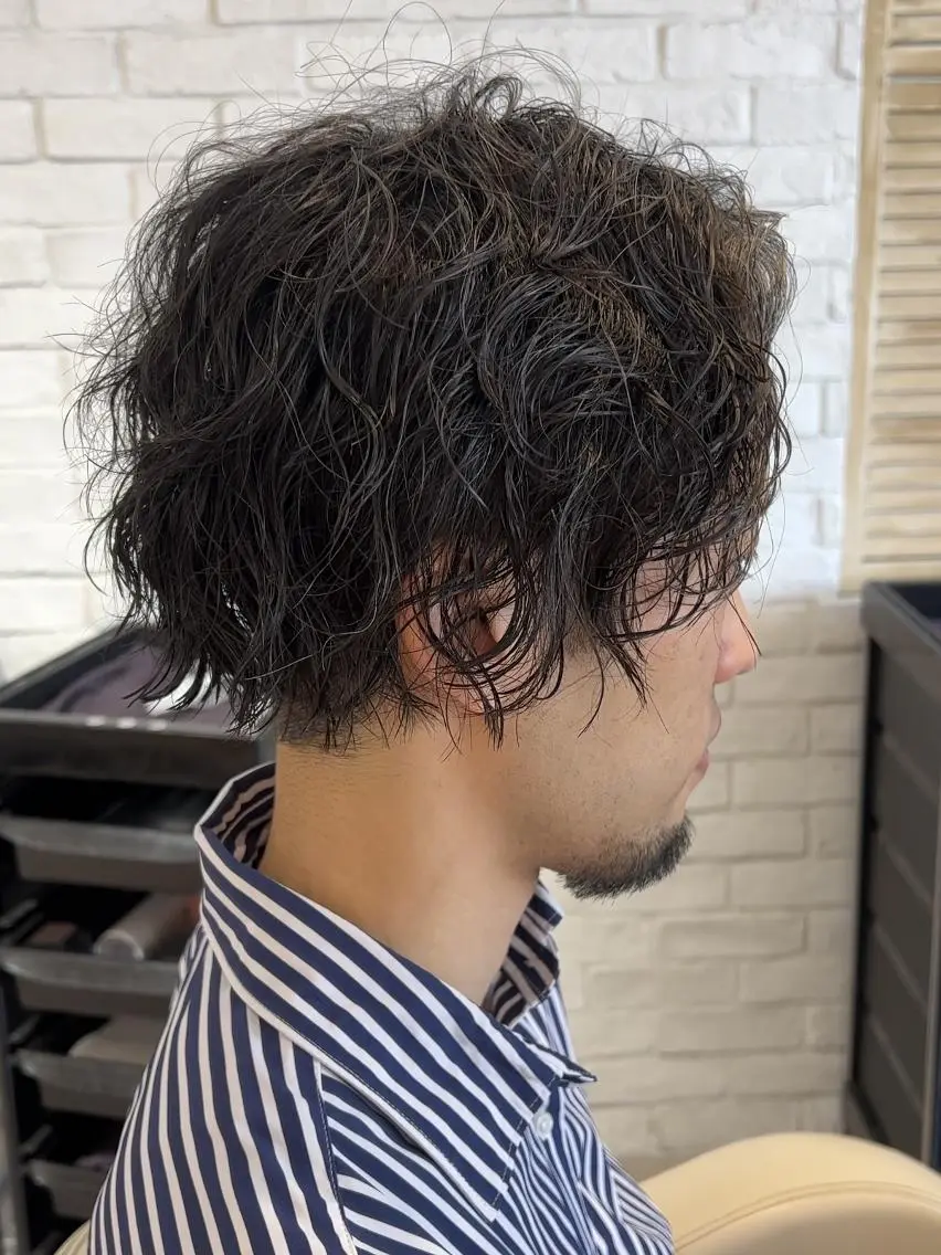 ショート メンズ パーマ メンズハイトーン メンズパーマ スペインカール スパイキーショート ツイストスパイラルパーマ カット パーマ メンズパーマ/ メンズカット/タクヤのヘアスタイル
