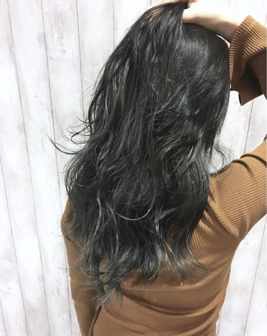 ロング カラー グレージュ イルミナカラー boutique misakiのヘアスタイル
