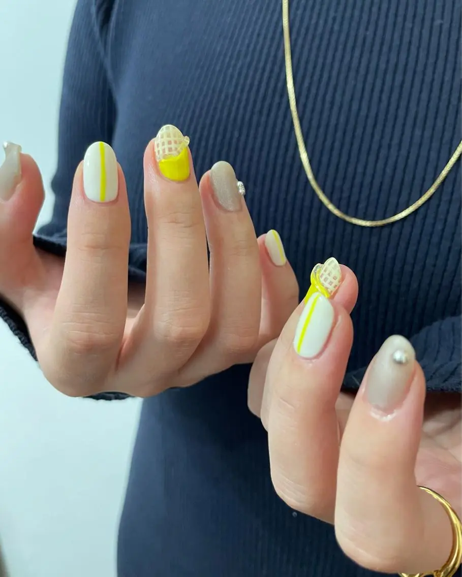 ネイル ハンドネイル フットネイル kiii.__ ✴︎*のネイルデザイン