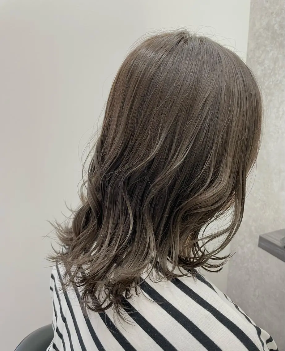 ミディアム カット ヘアカラー トリートメント 佐々木 達也のヘアスタイル