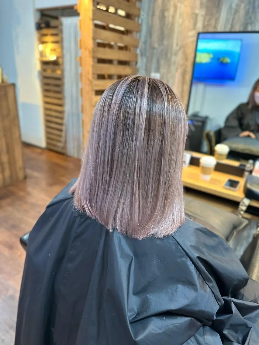 ミディアム カラー バレイヤージュ ハイライトカラー ピンクカラー ハイライト レイヤーカット カット ヘアカラー トリートメント Luzir⭐︎ GEN⭐︎のヘアスタイル