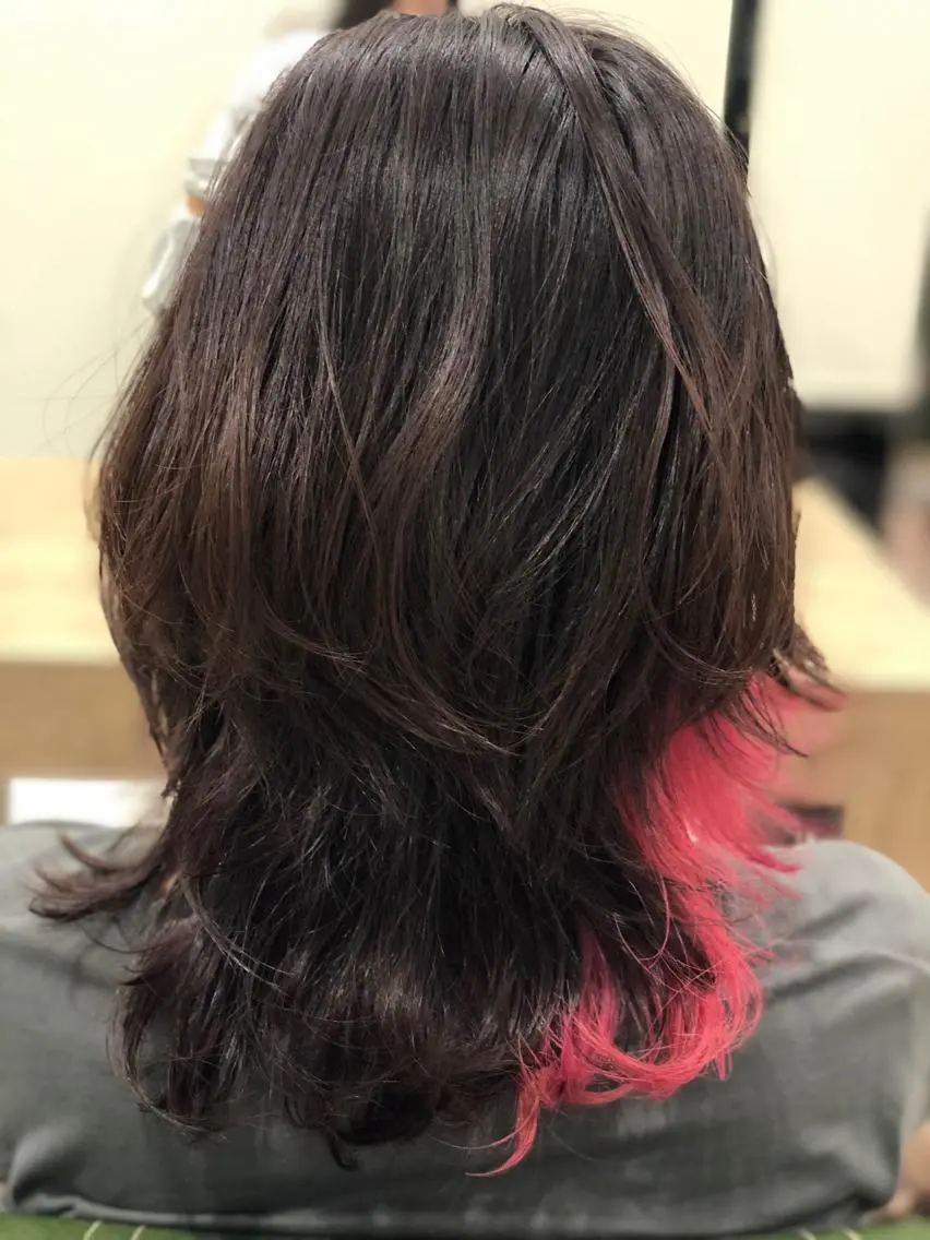 セミロング ウルフカット 山田 香織のヘアスタイル