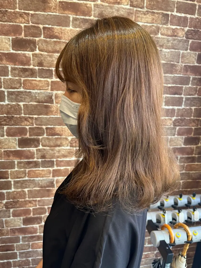 ミディアム カラー パーマ ヘアアレンジ メンズ キッズ ネイル マツエク・マツパ アイブロウ ミディアムパーマ メンズパーマ ブラウンカラー ケアカラー 透明感カラー 久木原 ゆりのヘアスタイル