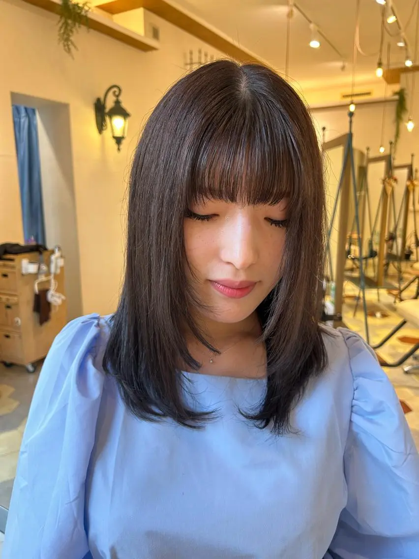 ミディアム レイヤーカット 柳川沙羅 🌿透明感カラーのヘアスタイル