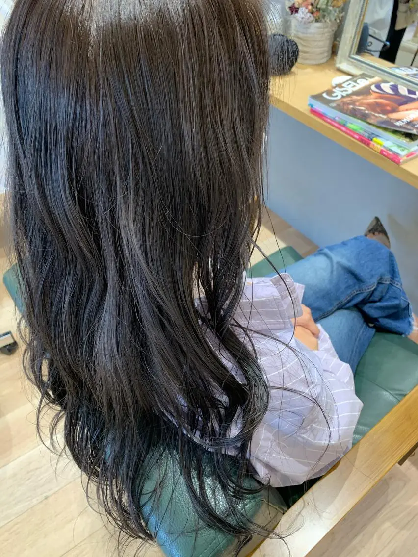ロング カラー 比嘉 千咲のヘアスタイル