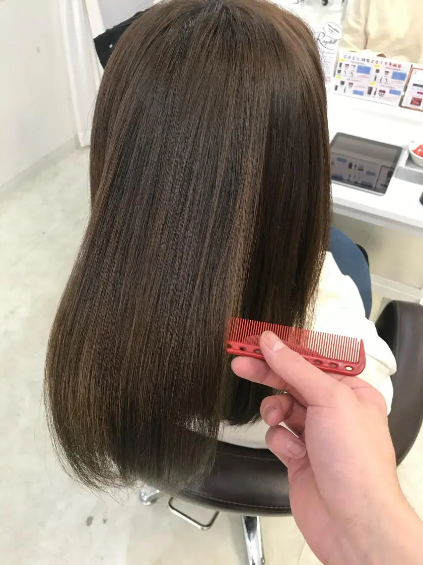 ミディアム 髪質改善 白髪ぼかし、髪質改善 富田隼仁のヘアスタイル