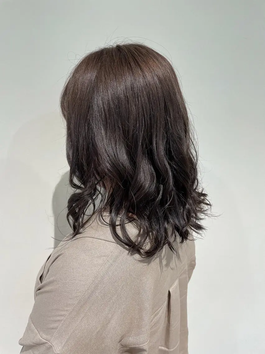 ミディアム カラー 中尾 唯音名のヘアスタイル
