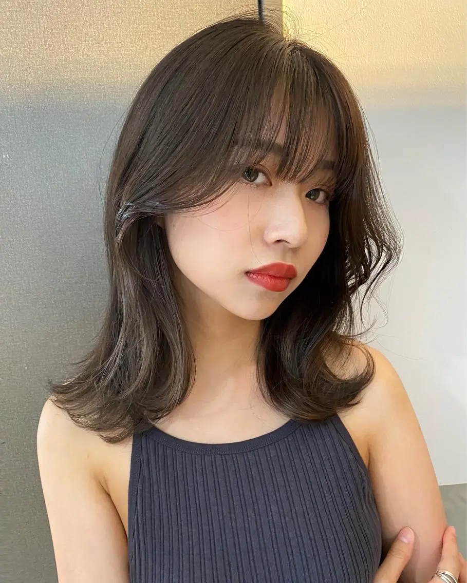 セミロング カラー レイヤーカット カット ヘアカラー トリートメント Pia ツボイ ケイタのヘアスタイル