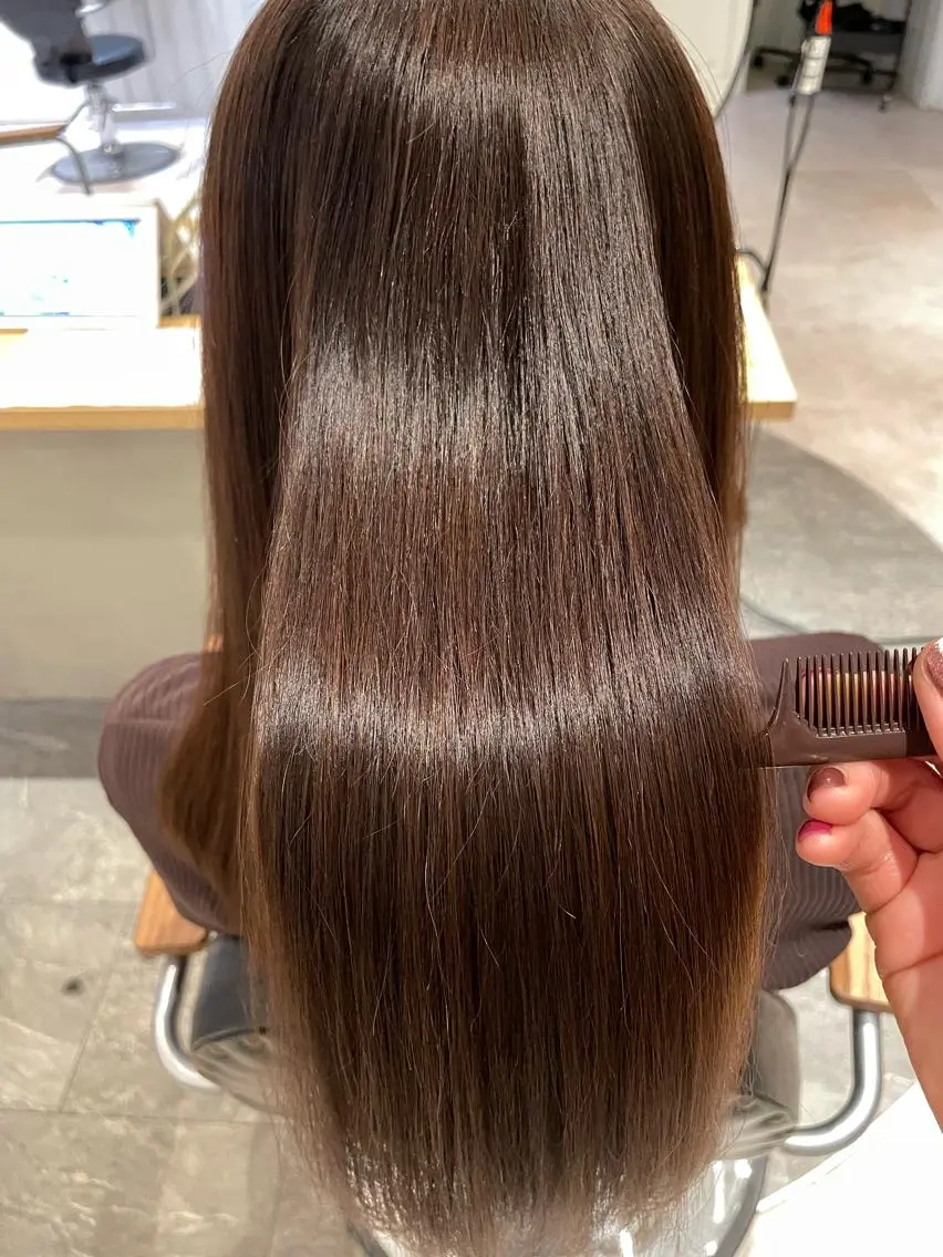 ロング 縮毛矯正 💘韓国レイヤー上 品カラーruru💘のヘアスタイル