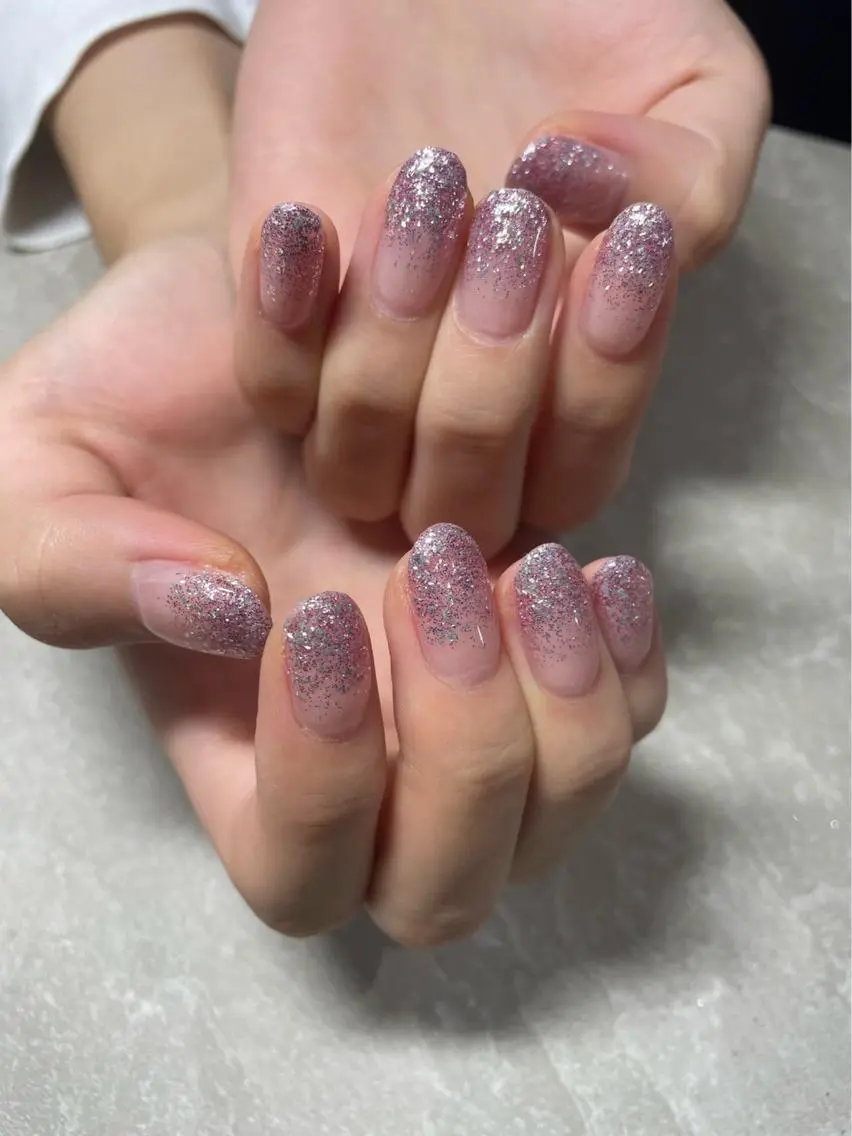ネイル LAVISH 大和店 emi・:*+のネイルデザイン