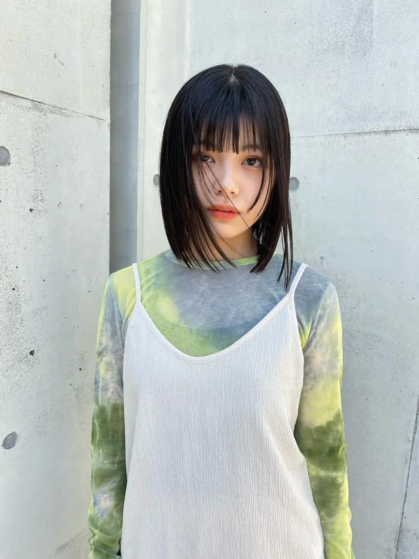 ショート 顔まわりレイヤー デザインカットのヘアスタイル