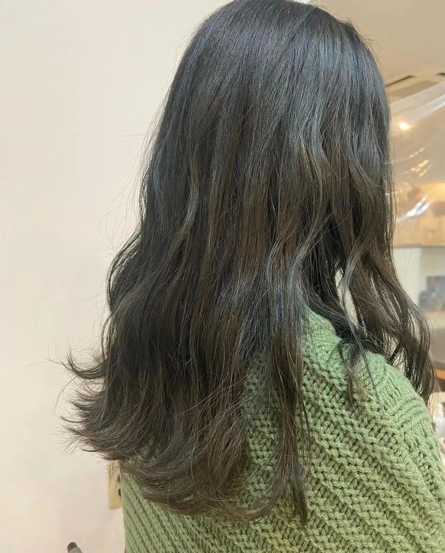 カラー 透明感カラー グレージュ オリーブグレージュ オリーブグレー Ang　山口 莉沙のヘアスタイル
