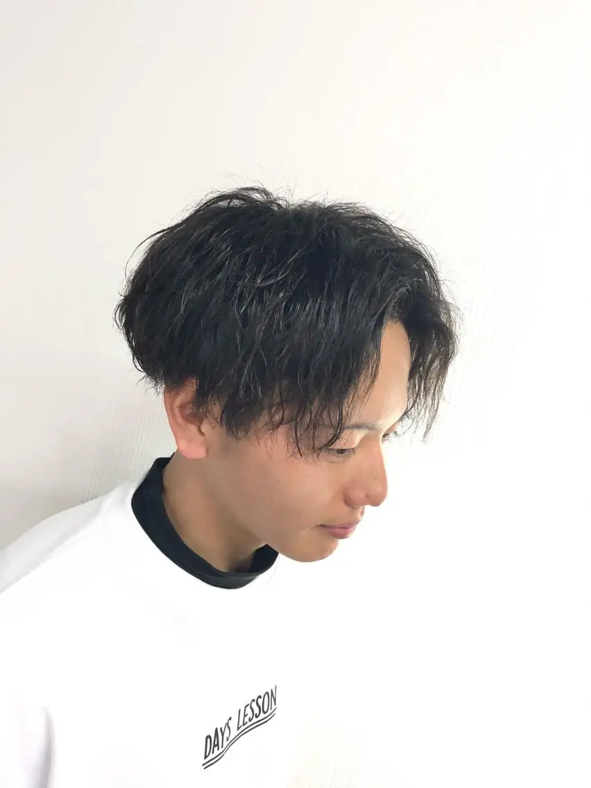 パーマ メンズ センターパート RAIA💎ケア ブリーチ&パーマ💎のヘアスタイル