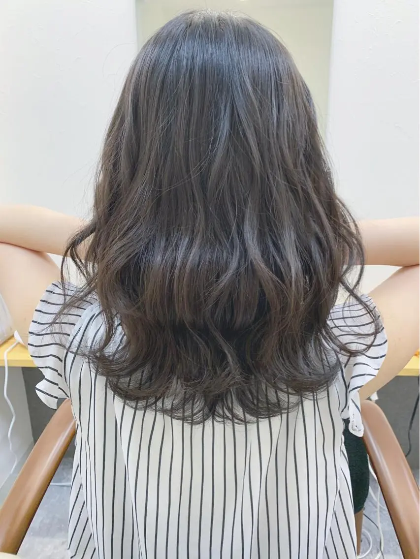 ミディアム ボブ カット ヘアカラー H (エイチ) 烏丸御池店のヘアスタイル