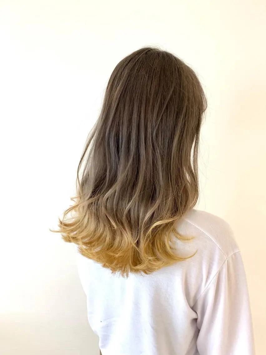 セミロング カラー イエローカラー Akua【代表】 Kazumaのヘアスタイル