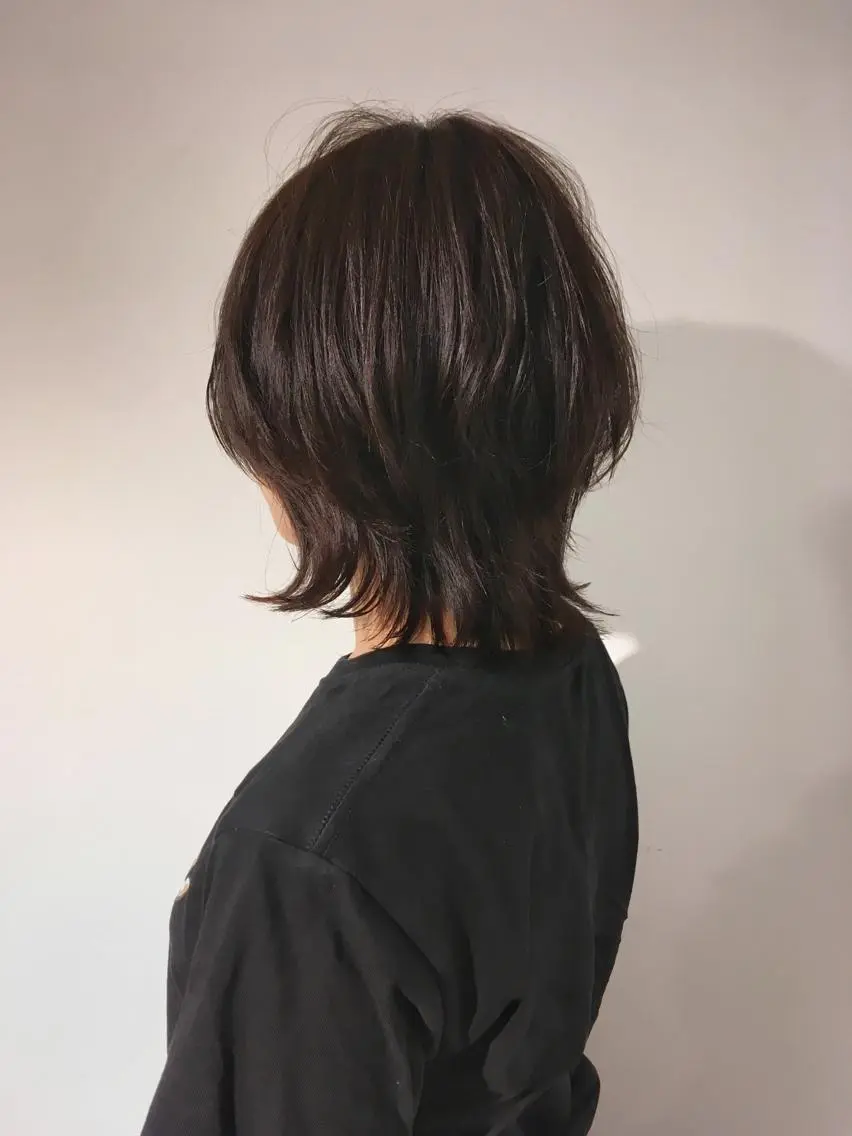 ミディアム カット ヘアカラー ヨナイ チヒロのヘアスタイル